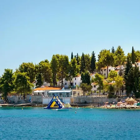 Lumbarda Resort Apartments Appartement